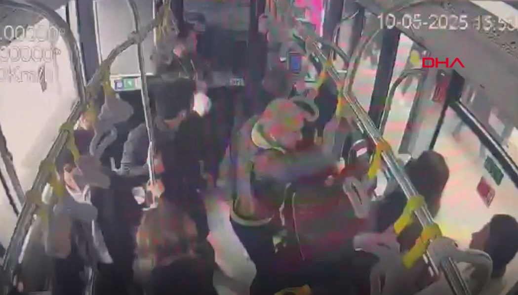 Beylikdüzü’ndeki metrobüs kazası araç içi kamerasında