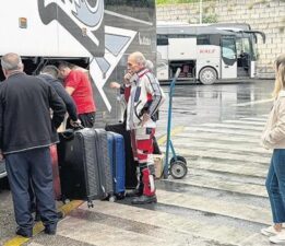 Biletler tükeniyor ek seferler yolda