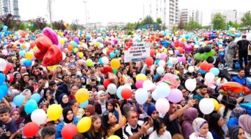 Binlerce kişi kanseri yenen Ali Asaf için balon uçurdu