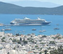 Bodrum’da kruvaziyer bereketi! 11 kruvaziyer ile 20 bin turist geldi