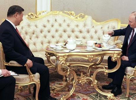 Çay eşliğinde gizli sohbet! Putin ve Şi baş başa konuştu