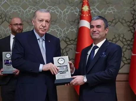 CNN Türk’e ‘Yılın Televizyonu’ ödülü
