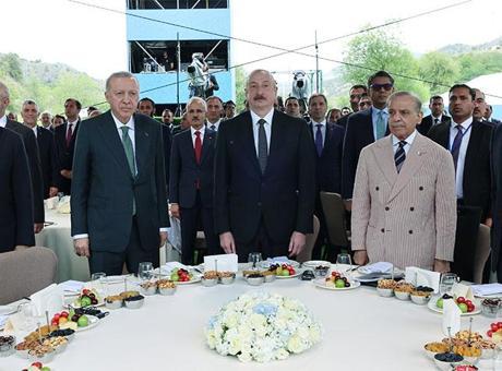 Cumhurbaşkanı Erdoğan, Azerbaycan Bağımsızlık Günü’nde düzenlenen konsere katıldı