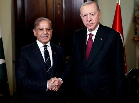 Cumhurbaşkanı Erdoğan, İstanbul’da Şahbaz Şerif’i kabul etti