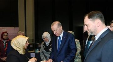 Cumhurbaşkanı Erdoğan Saklı Kalanlar sergisini gezdi