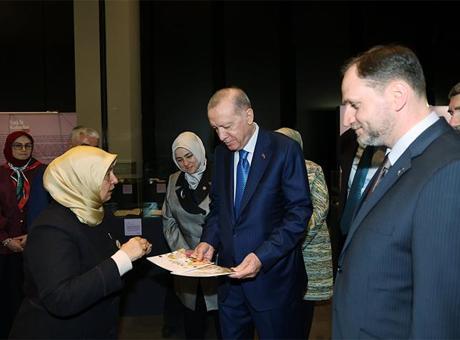Cumhurbaşkanı Erdoğan Saklı Kalanlar sergisini gezdi