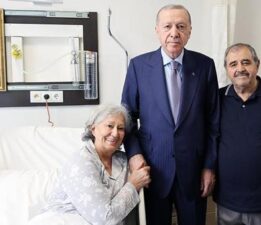 Cumhurbaşkanı Erdoğan’dan açılışını yaptığı hastanedeki hastalara sürpriz ziyaret