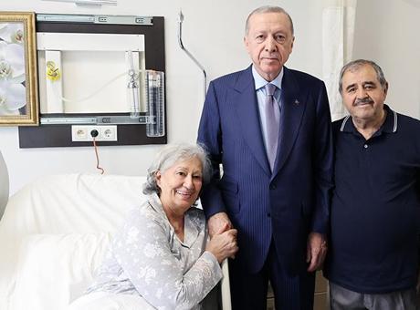 Cumhurbaşkanı Erdoğan’dan açılışını yaptığı hastanedeki hastalara sürpriz ziyaret