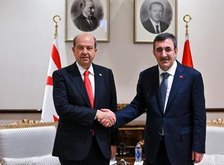 Cumhurbaşkanı Yardımcısı Cevdet Yılmaz KKTC Cumhurbaşkanı Tatar ile bir araya geldi