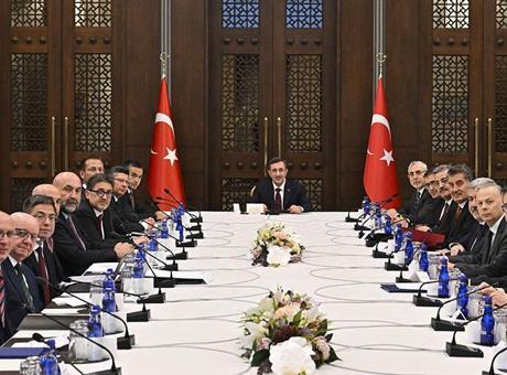 Cumhurbaşkanı Yardımcısı Yılmaz metal sektörü temsilcileriyle bir araya geldi