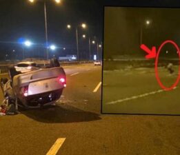 Dehşet anları! Küçük çocuk taklalar atan otomobilden yola savruldu