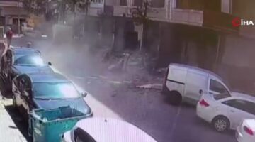 Deprem sırasında balkon çöktü