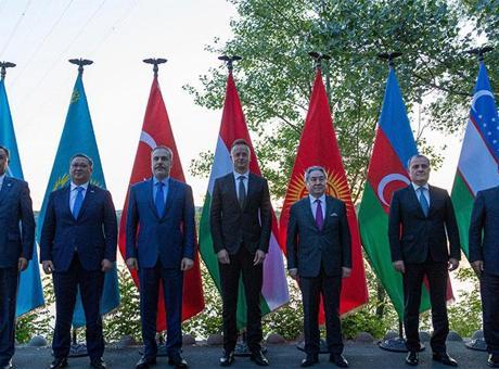Dışişleri Bakanı Hakan Fidan TDT Gayriresmi Zirvesi öncesinde meslektaşlarıyla görüştü