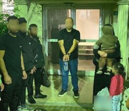 Durdurulan araçtan 9 kaçak göçmen çıktı