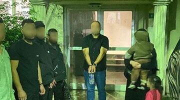Durdurulan araçtan 9 kaçak göçmen çıktı