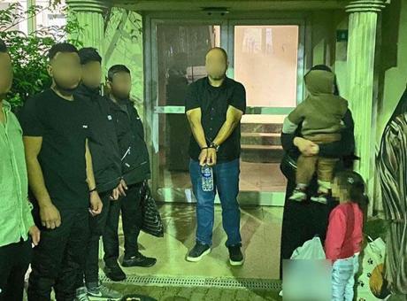 Durdurulan araçtan 9 kaçak göçmen çıktı