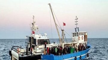 Ekipler balıkçı teknesinde gördüklerine inanamadı! Tam 92 kaçak göçmen