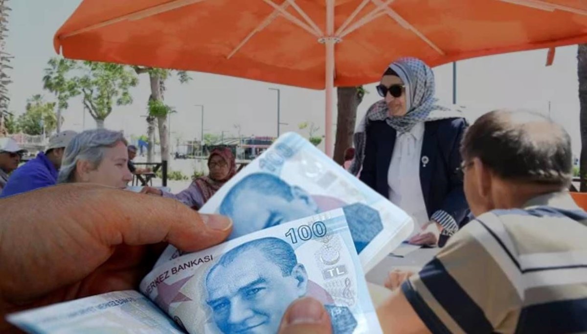 Emekli bayram ikramiyesi 2025 ödemeleri: SSK, Bağ-Kur ve Emekli Sandığı 4 bin lira Kurban Bayramı ikramiyeleri ne zaman yatacak?