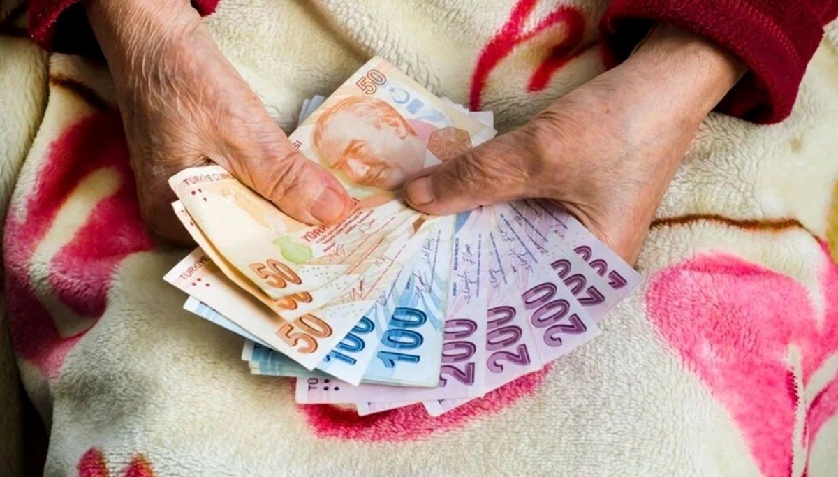 Emekli bayram ikramiyesi ödeme günleri 2025: 4000 TL Kurban Bayramı ikramiyesi ne zaman yatacak, bayramdan önce yatar mı?
