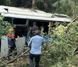 Eskişehir’da midibüs şarampole uçtu: 28 yaralı