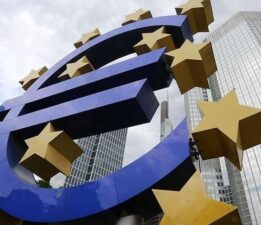 Euro Bölgesi’nde yataya yakın büyüme