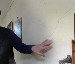 Fakülte binası çatlaklar nedeniyle boşaltıldı: Tedbiren eğitim-öğretime kapattık