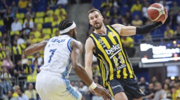 Fenerbahçe seride 1-0 öne geçti