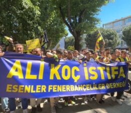 Fenerbahçeli taraftarlardan protesto yürüyüşü