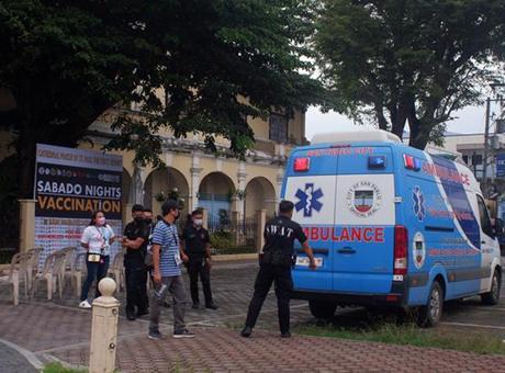 Filipinler’de yolcu otobüsü gişedeki araçlara çarptı: 12 ölü