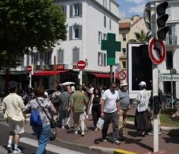 Film gösterimleri yarım kaldı! Cannes’da kapanış töreni öncesi elektrik kesintisi