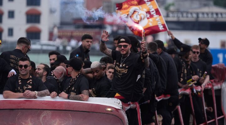 Galatasaray’da şampiyonluk kutlaması