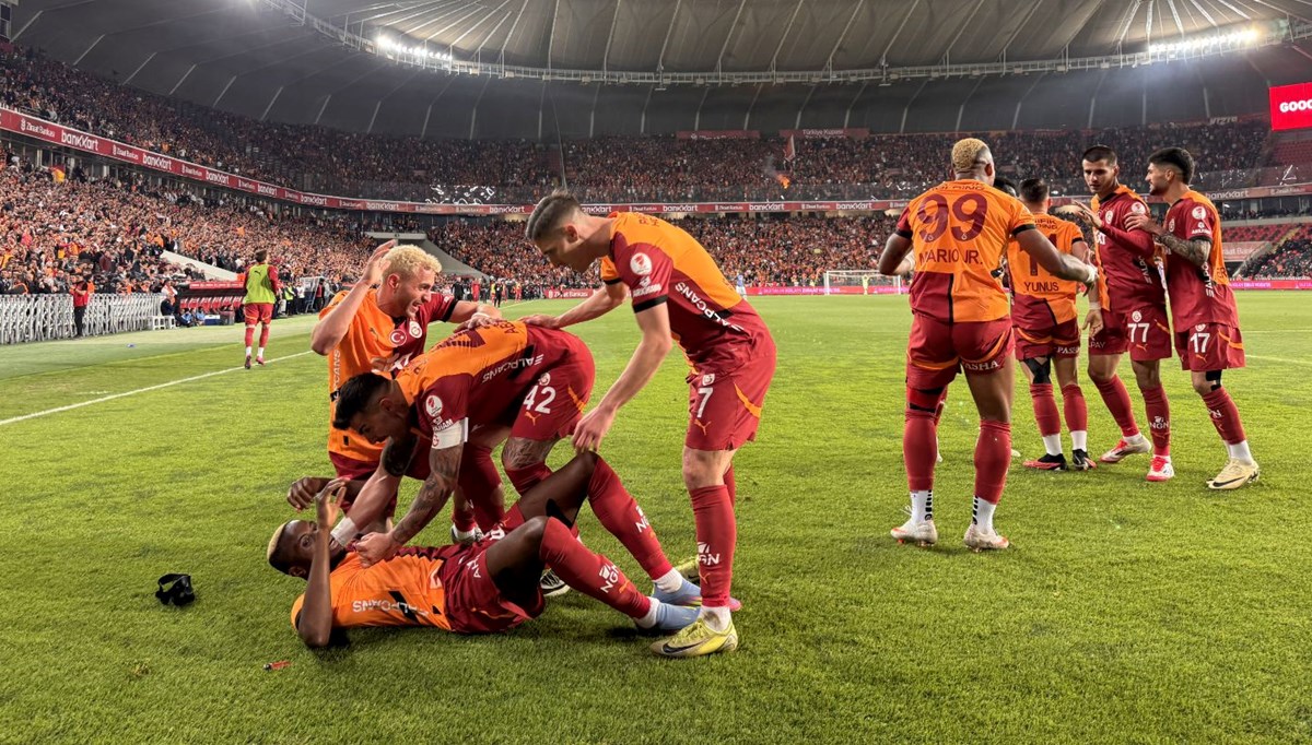 Galatasaray’dan 19. şampiyonluk paylaşımı