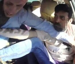 Gaziantep’te yolcu taksiciyi bıçakladı! Korku dolu anlar…