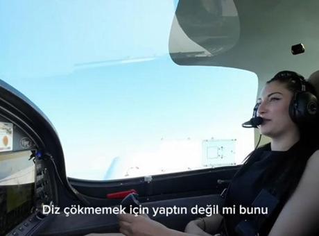 Gökyüzünde evlilik teklifi: Diz çökmemek için yaptın bunu değil mi