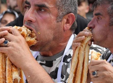 Günlerce aç kaldı! Bursa’da bir ilginç yarışma