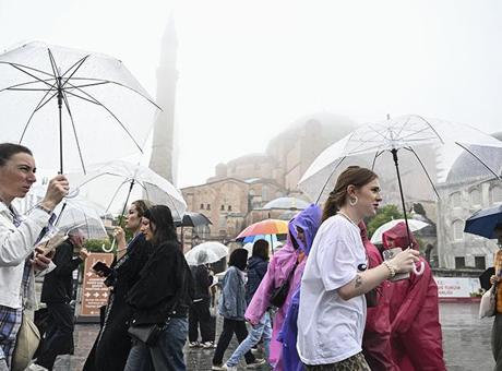Havalar ne zaman ısınacak? Meteoroloji raporu yayımladı: Son dakika sağanak uyarısı!
