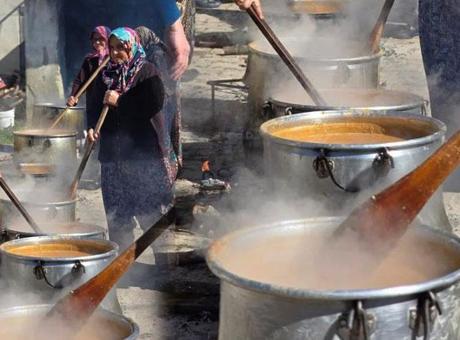 Herkes o köye akın etti! Tam 672 yıllık tarif, yılda 1 kez yapılıyor…