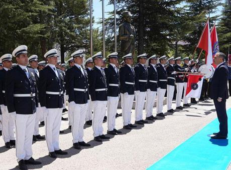 İçişleri Bakanı Yerlikaya Polis Akademisi öğrencileri ile bir araya geldi