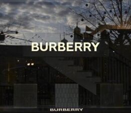 İngiliz Burberry 1700 kişiyi işten çıkarmayı planlıyor