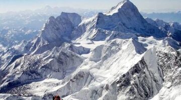 İngiliz dağcılardan oluşan ‘Xenon’ isimli grup, Everest’in zirvesine ulaştı
