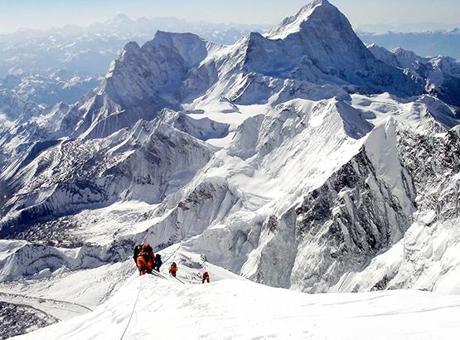 İngiliz dağcılardan oluşan ‘Xenon’ isimli grup, Everest’in zirvesine ulaştı