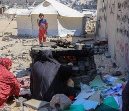 İsrail Gazze’yi açlıktan öldürüyor, dünya hala hiçbir şey yapmıyor