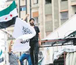 İsrail, Suriye’ye bomba yağdırdı
