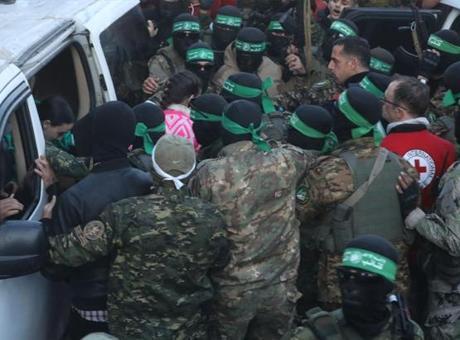 İsrail’in aylarca alıkoyduğu bazı Gazzeliler serbest bırakıldı