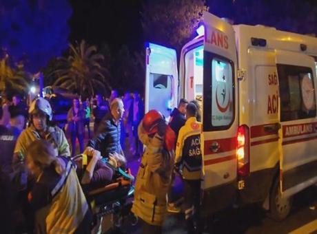 İstanbul Kartal’da feci kaza! Otomobil ağaçları devirip ters yöne geçti: 5 yaralı