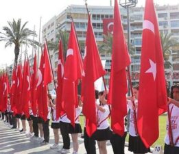 İzmir’de 19 Mayıs coşkuyla kutlandı