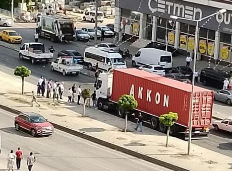 İzmir’de dehşet anları! Otomobile pompalı tüfekle saldırdılar: 3 ölü var