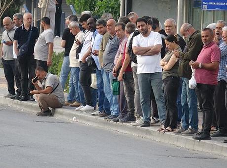 İzmir’de grev 2. gününde! Vatandaş durakta, araçlar yolda bekliyor
