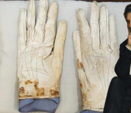 Kanlı eldivenler rekor fiyata satıldı! Abraham Lincoln’ün eşyaları vakfın borçlarını kapatacak