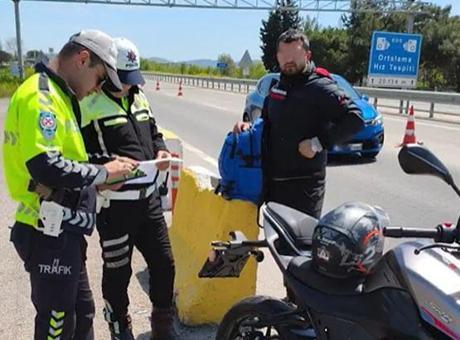 Kask takmayan 475 bin motosiklet sürücüsüne işlem yapıldı